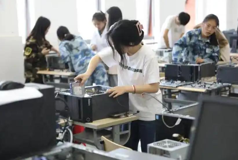 如何学习组装电脑？一步步掌握DIY电脑制作技巧！