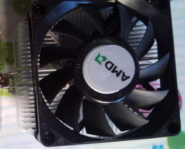 AMD 速龙 II X4 650 风扇拆卸指南
