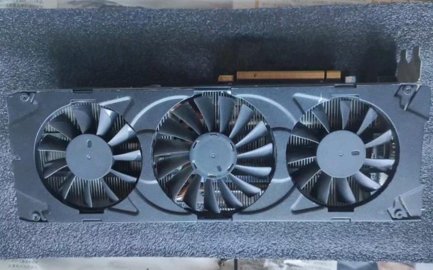 R9 390技嘉显卡性能评测：2025游戏中的表现如何？