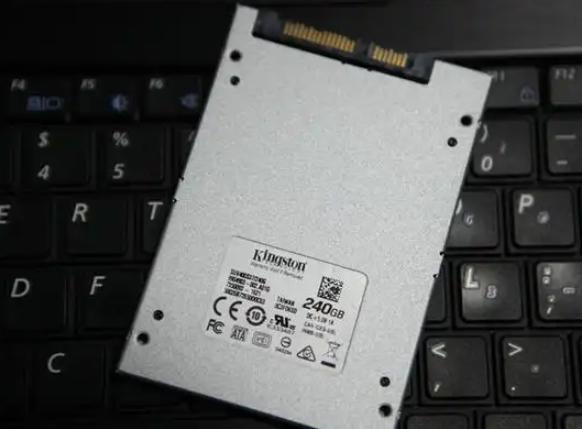 金士顿V400 SSD性能评测：2025年值得不值得购买的选择？