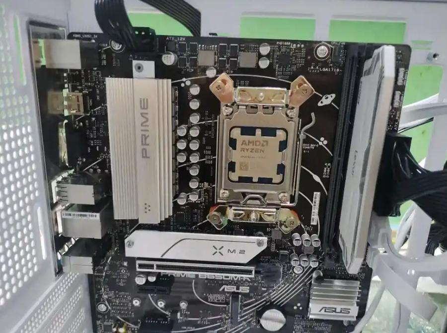 组装电脑怎么看出来？教你快速识别DIY电脑的关键技巧！