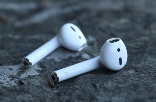 airpods2充电指示灯(1)