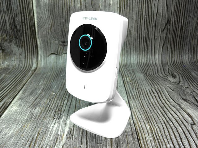 WiFi、LAN 双网络连接 TP-Link「NC260」无线云端摄影机