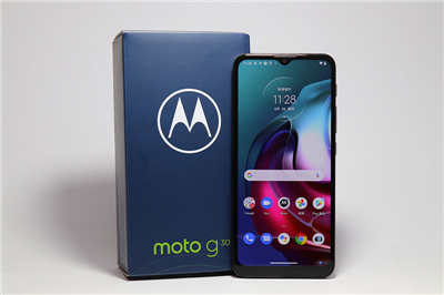 强大的6400万画素四镜头系统手机！Motorola moto g30开箱评测