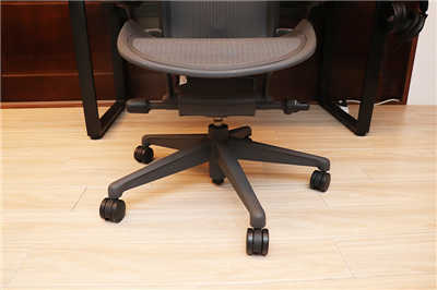 要就选最好最有效的！HermanMiller New Aeron人体工学椅使用心得分享(13)