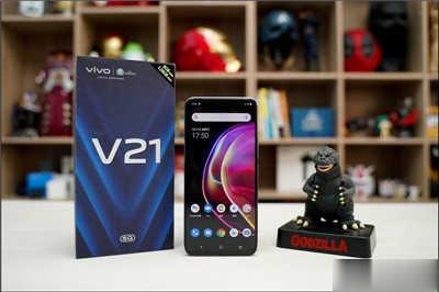 vivo V21 5G 开箱：前置双柔光灯+前后双光学防手震，怎么拍都美(26)