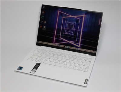时尚轻薄高续航力就靠它!Lenovo Yoga Slim 7i Carbon 笔电评测(1)