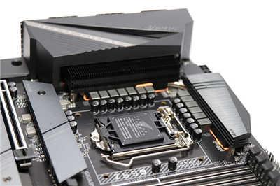 满满的战斗力的技嘉 AORUS Z590 RPO AX Gaming 主机板开箱(11)