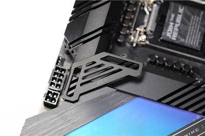 规格超华丽华硕 ROG STRIX Z590-E GAMING WIFI 主机板开箱(24)
