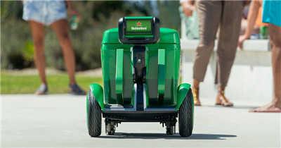 附带冰桶的 Heineken BOT 冰啤酒、饮料自动跟着你走