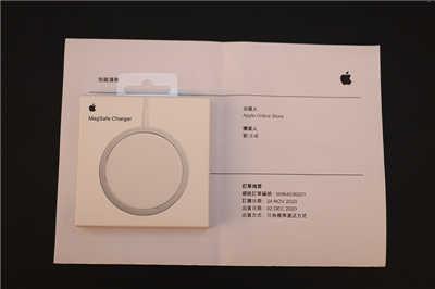 除了iPhone 12还能充这些 Apple MagSafe 充电器开箱分享