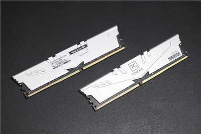 十铨 T-CREATE CLASSIC 10L DDR4-3200 32GBx2 记忆体开箱评测(5)