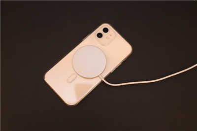 除了iPhone 12还能充这些 Apple MagSafe 充电器开箱分享(8)