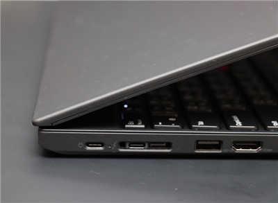 创作者行动办公的最佳利器 ThinkPad P15s 行动工作站开箱评测(10)