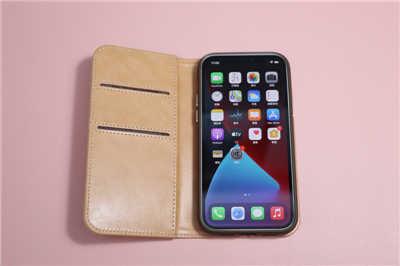 Moshi Overture iPhone 12 磁吸可拆式卡夹型皮套开箱(18)