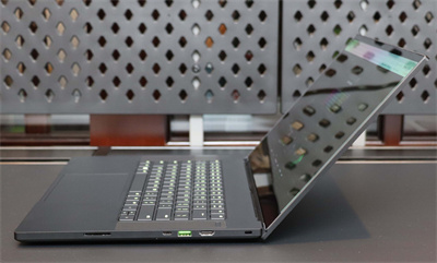 15吋窄边框顶规设计 Razer Blade 15电竞笔电开箱评测(2)
