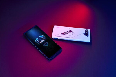 全球限量ROG Phone 5 Ultimate  强势皇者登陆