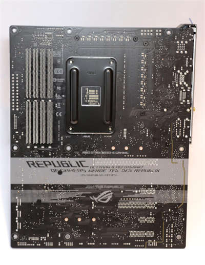 给精打细算的DIY玩家们！华硕 ROG STRIX B550-E GAMING 主机板开箱与特色介绍(11)