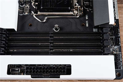 NZXT N7 Z590主机板开箱/金属装甲 一致风格(7)