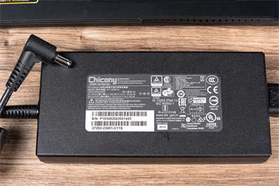 GIGABYTE AORUS 17G开箱/机械神鹰RTX 3080,FHD 300Hz超狂规格(2)