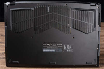 GIGABYTE AORUS 17G开箱/机械神鹰RTX 3080,FHD 300Hz超狂规格(14)