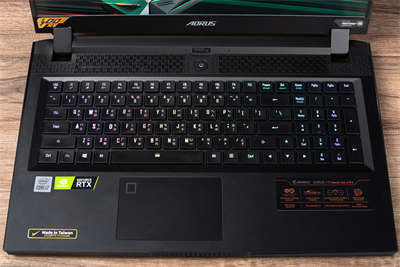 GIGABYTE AORUS 17G开箱/机械神鹰RTX 3080,FHD 300Hz超狂规格(8)