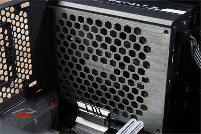 Phanteks Eclipse P200A D-RGB ITX机壳开箱/主分舱侧置水冷，支援D-RGB灯效(23)
