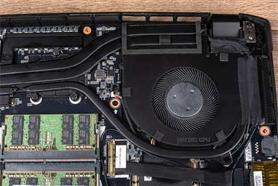 GIGABYTE AORUS 17G开箱/机械神鹰RTX 3080,FHD 300Hz超狂规格(17)