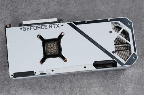 ROG Strix GeForce RTX 3080潮竞白显示卡/全白外观超吸睛(10)