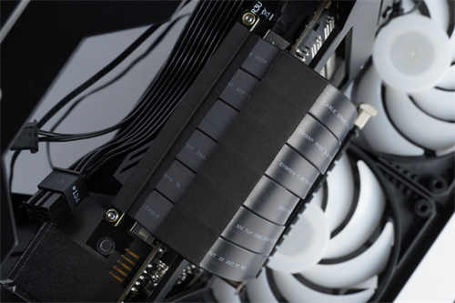 JONSPLUS i100 Pro ITX机壳开箱/支援360水冷、可变分舱让玩家自由选择显卡摆放方式(26)