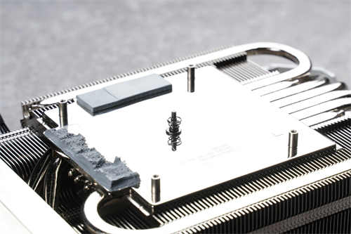 ROG Strix GeForce RTX 3080潮竞白显示卡/全白外观超吸睛(18)