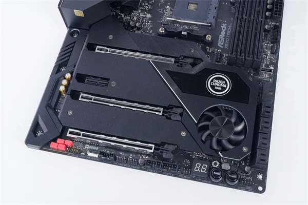 ASRock X570 TAICHI Razer Edition开箱测试/独家信仰联名款、Razer Chroma(8)