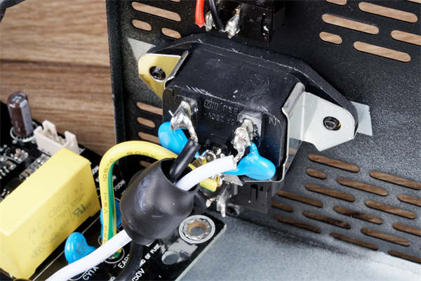 Thermaltake Toughpower PF1 850w开箱测试/全新单面板PCB设计(18)