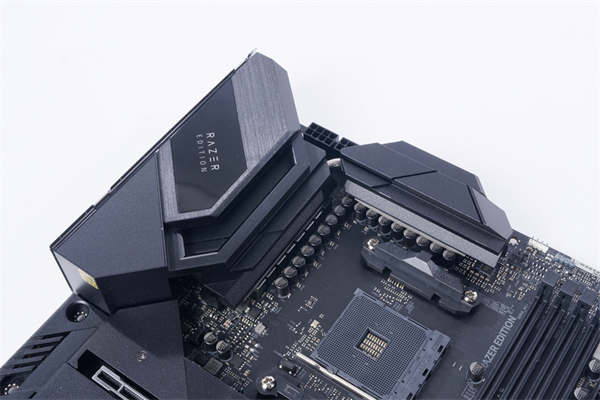 ASRock X570 TAICHI Razer Edition开箱测试/独家信仰联名款、Razer Chroma(11)