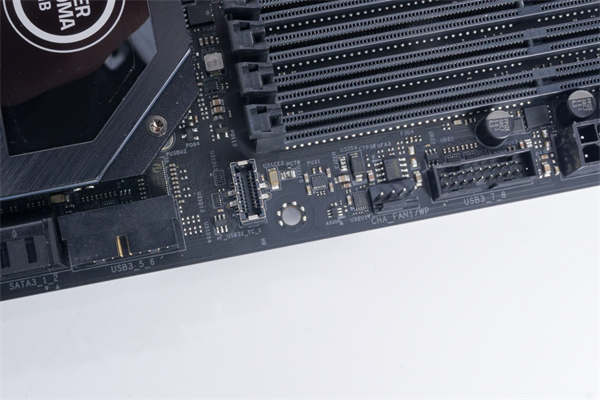 ASRock X570 TAICHI Razer Edition开箱测试/独家信仰联名款、Razer Chroma(15)