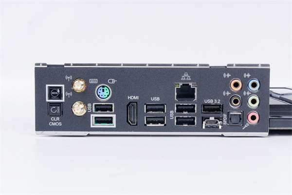 ASRock X570 TAICHI Razer Edition开箱测试/独家信仰联名款、Razer Chroma(16)