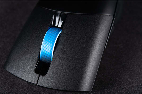 超轻短剑！ROG Keris Wireless电竞滑鼠开箱/无线79g专业射击风格(8)