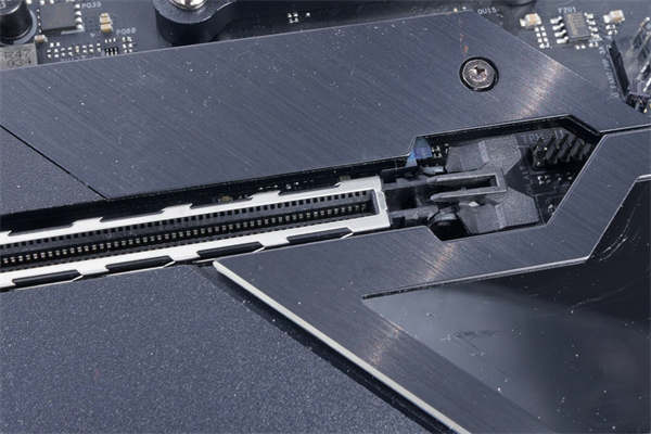 ASRock X570 TAICHI Razer Edition开箱测试/独家信仰联名款、Razer Chroma(9)