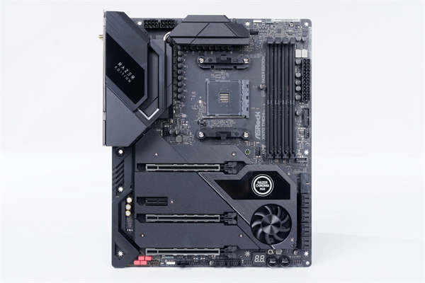 ASRock X570 TAICHI Razer Edition开箱测试/独家信仰联名款、Razer Chroma(6)