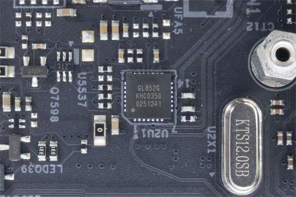ASRock X570 TAICHI Razer Edition开箱测试/独家信仰联名款、Razer Chroma(40)