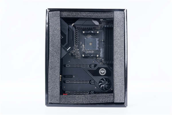 ASRock X570 TAICHI Razer Edition开箱测试/独家信仰联名款、Razer Chroma(5)