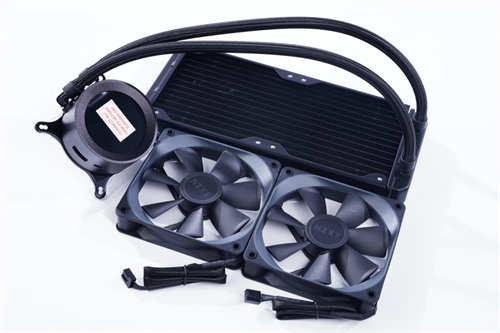 NZXT Kraken Z53一体式水冷开箱/2.36吋圆形全彩LCD萤幕、240mm规格适合小机壳(4)