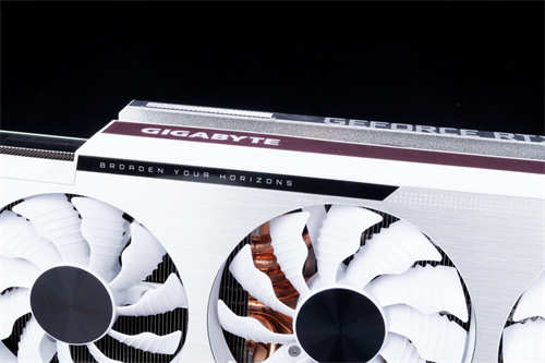GIGABYTE GeForce RTX 3080 VISION OC 10G开箱测试/主打创作者的崭新显卡定位