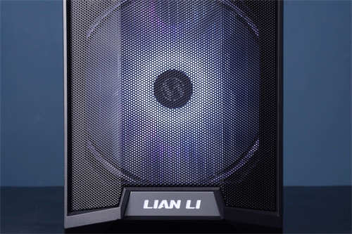 LIAN LI LANCOOL 215机壳开箱/E-ATX大空间、前置双200MM ARGB风扇大眼睛(28)