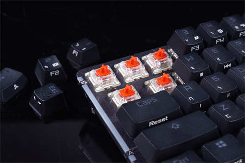 ROG Falchion 65%无线机械键盘开箱/互动式触控条不受限、ROG首款带有灯光的无线键盘(17)