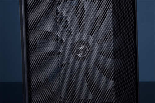 LIAN LI LANCOOL 215机壳开箱/E-ATX大空间、前置双200MM ARGB风扇大眼睛(2)