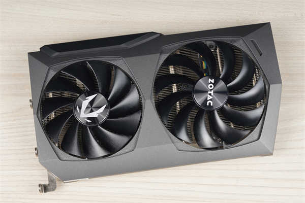 ZOTAC GAMING GeForce RTX 3070 TWIN EDGE/大小双扇设计再现，散热器加宽不加厚(13)