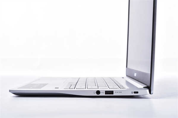 Acer Swift 3搭载AMD最新7nm 8核心处理器，强悍效能与续航力制霸轻薄笔电(7)