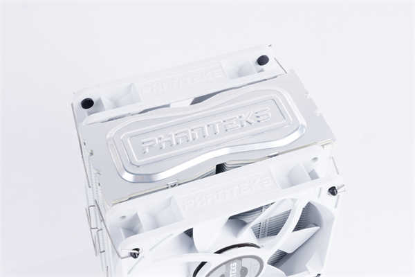 Phanteks PH-TC12DX CPU散热器/中小型尺寸设计、专利涂层技术搭载(3)