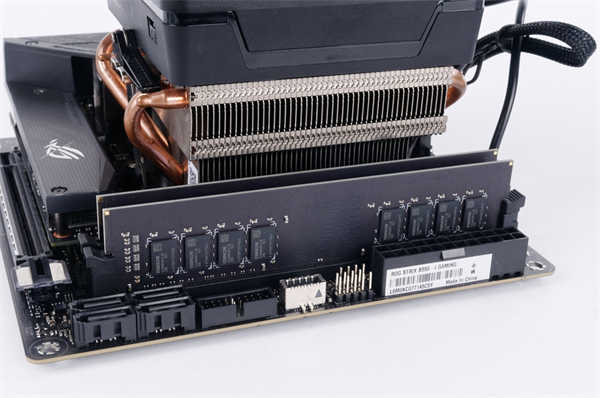 KLEVV DDR4-3200 16G U-DIMM Standard记忆体/平价装机定位、轻鬆入手CJR颗粒(20)